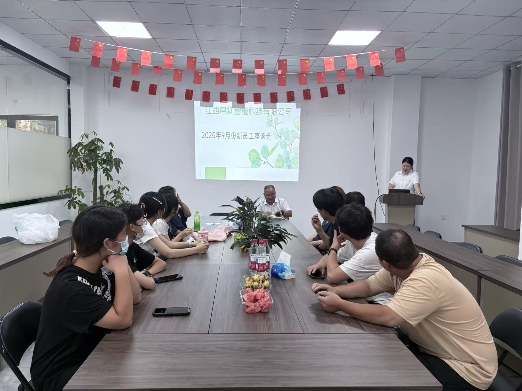 Comienza un nuevo viaje | El simposio para nuevos empleados de Silk Optical concluye con éxito